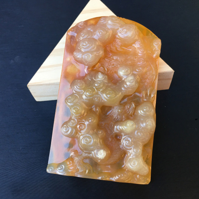 云南纯天然黄龙玉歌谣纹生意兴隆大师作品挂件手把两用 有特色