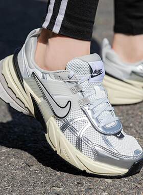 耐克运动鞋女鞋夏季新款V2K RUN休闲鞋复古透气老爹鞋FD0736-100