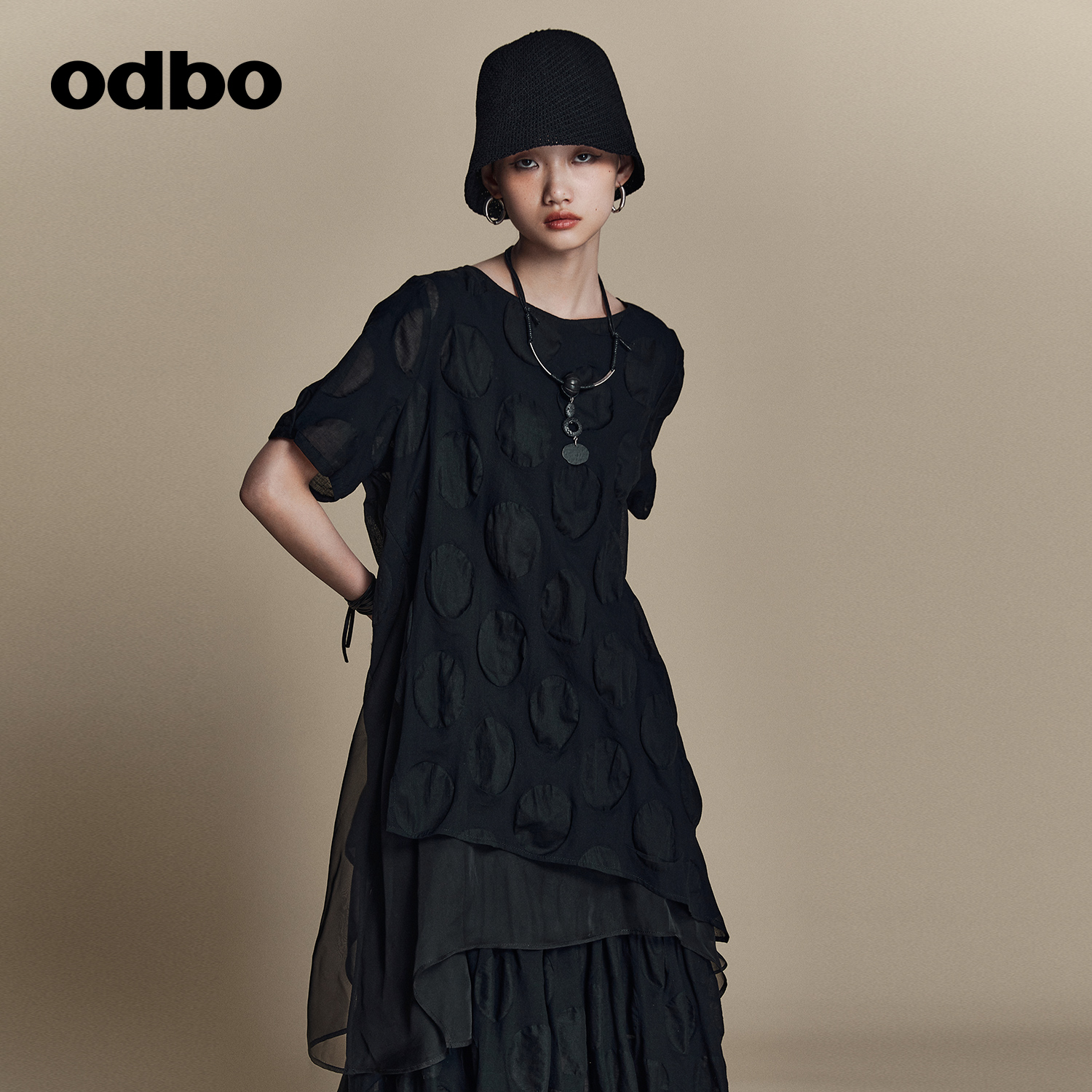 odbo/欧迪比欧肌理感连衣裙