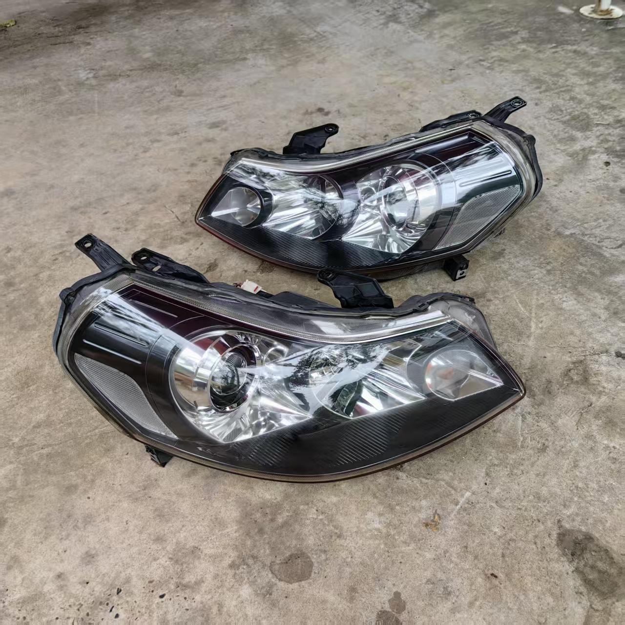 长安铃木天语SX4尚悦锐骑前组合大灯总成11款黑底大灯前照灯原装
