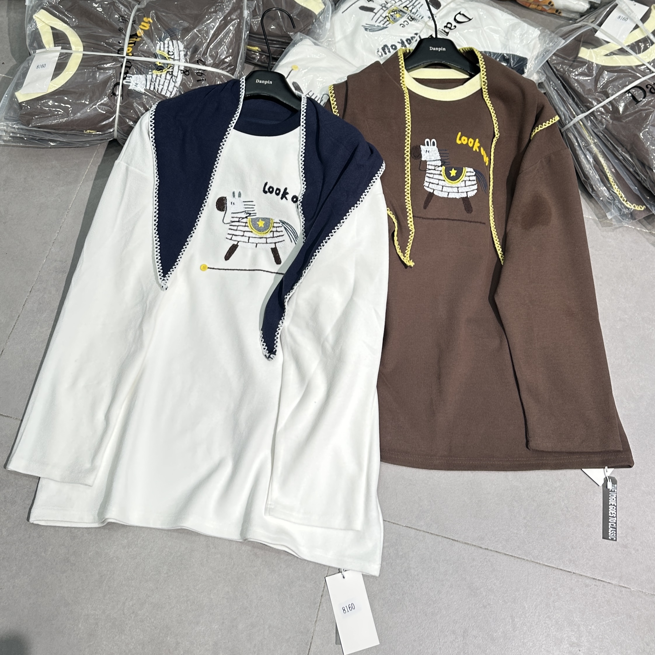 DANPIN单品 韩版假两件披肩卡通小马刺绣磨毛长袖T恤洋气减龄上衣