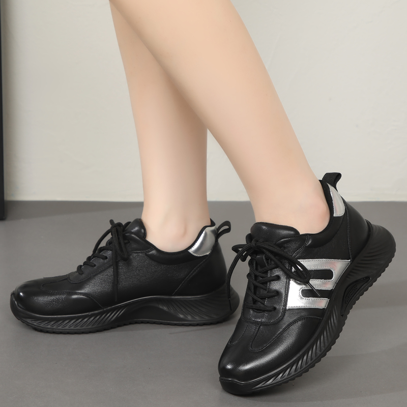 真皮平底运动鞋秋季妈妈休闲单鞋