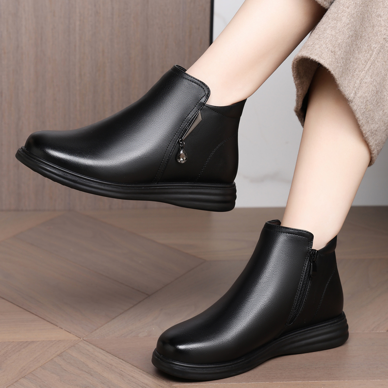 平跟平底加绒短靴舒适妈妈棉皮鞋