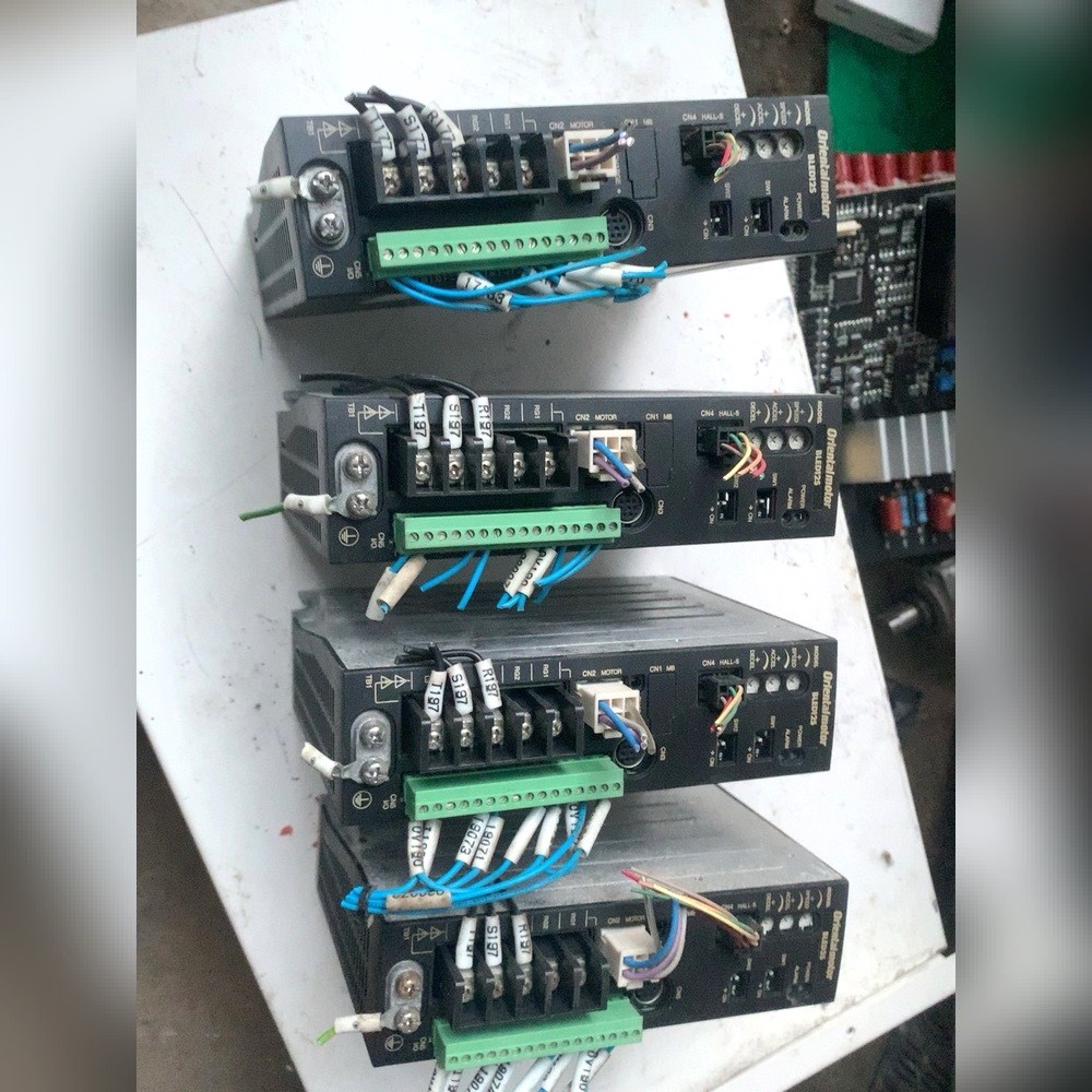 东方驱动器BLED12S有八台功能包好 议价