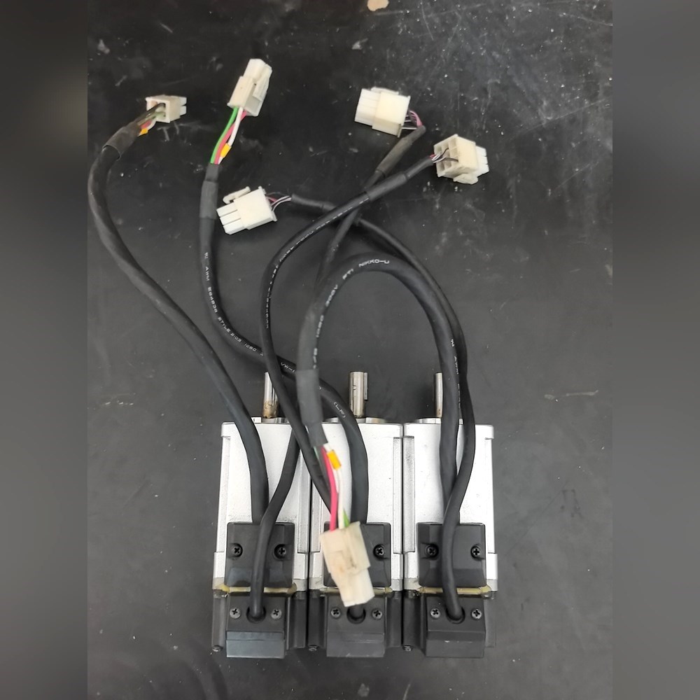 伺服电机 MSMF012L1U2M 三台需要 议价