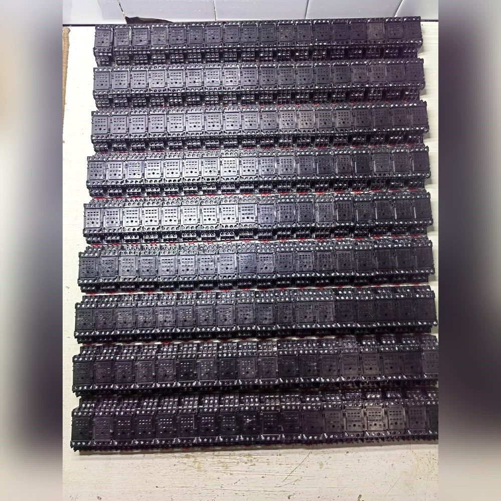 九五新施耐德14脚RXZE1M4C中间继电器底座成色好 议价