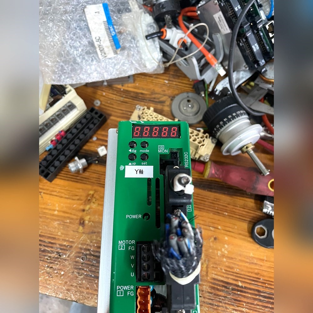 日本MOVO2驱动器 SVFH3-H3-X*HMB2刚. 议价