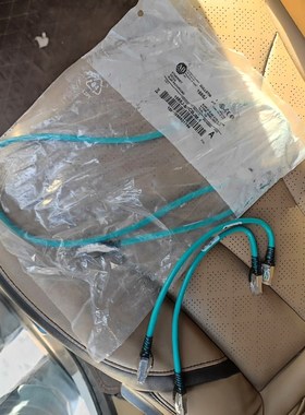 AB通讯电缆1585J-M8CBJM-1未拆封 议价