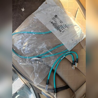 AB通讯电缆1585J-M8CBJM-1未拆封 议价