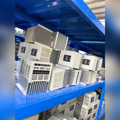 VFO变频器BFV00074 0.75KW 380V大量 议价