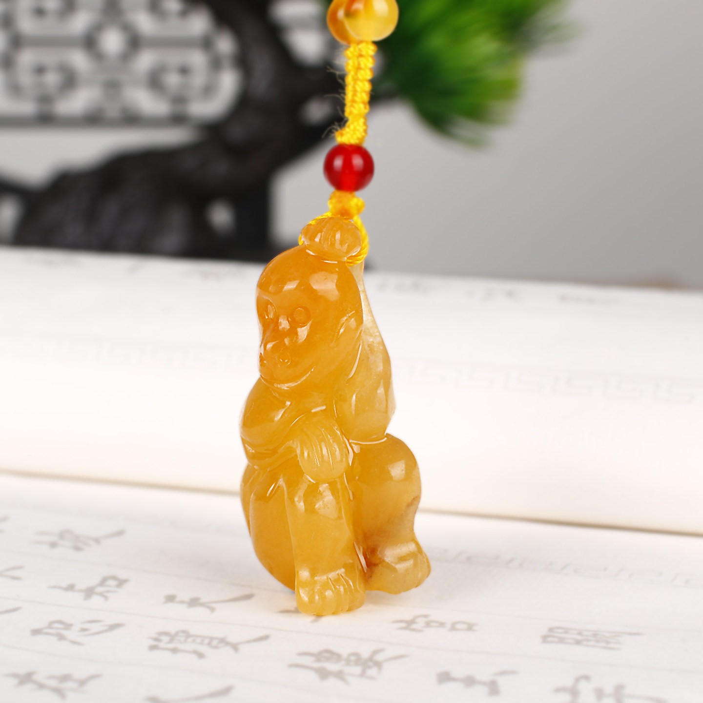天然黄龙玉灵猴吊坠男女款