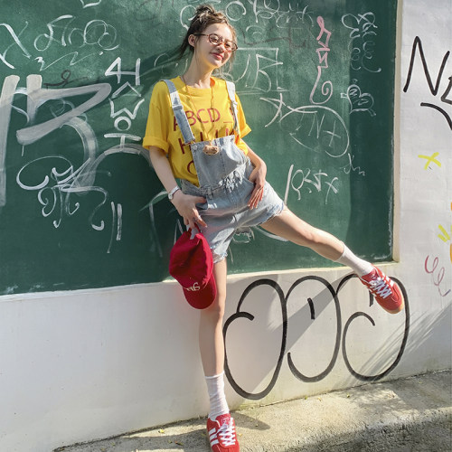 ｜XSD 【新品】！2026夏季｜牛仔背带短裤女潮ins宽松显瘦毛边破