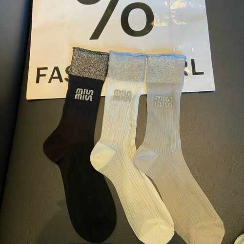 夏日轻薄亮丝烫钻中筒袜