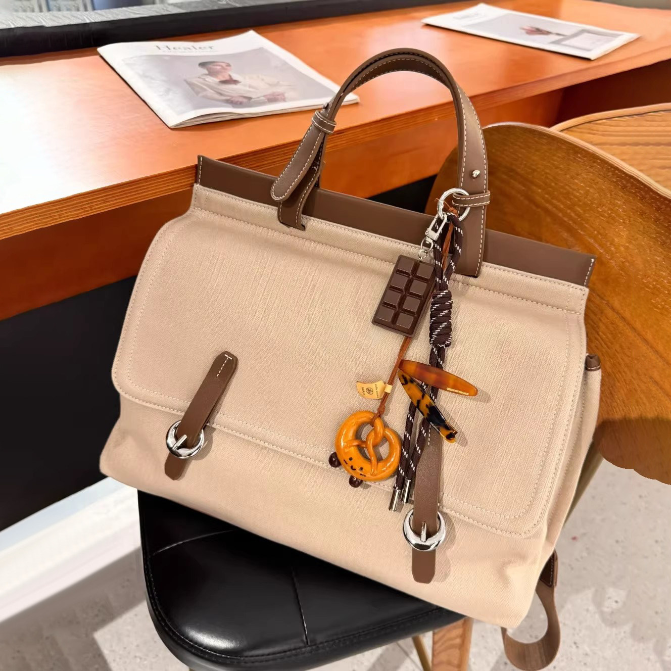 双肩包女2025新款大容量旅行背包女士托特包大学生通勤电脑包书包