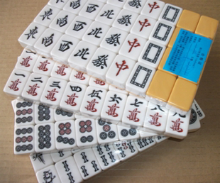 雀日本凹面麻将牌红宝牌赤牌日式麻将33/36正磁反磁