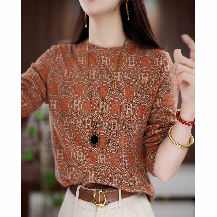 时尚百搭圆领长袖T恤女