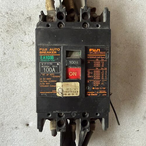 富士FUJI EA103B自动断路器，100A三相，AC22--议价商品