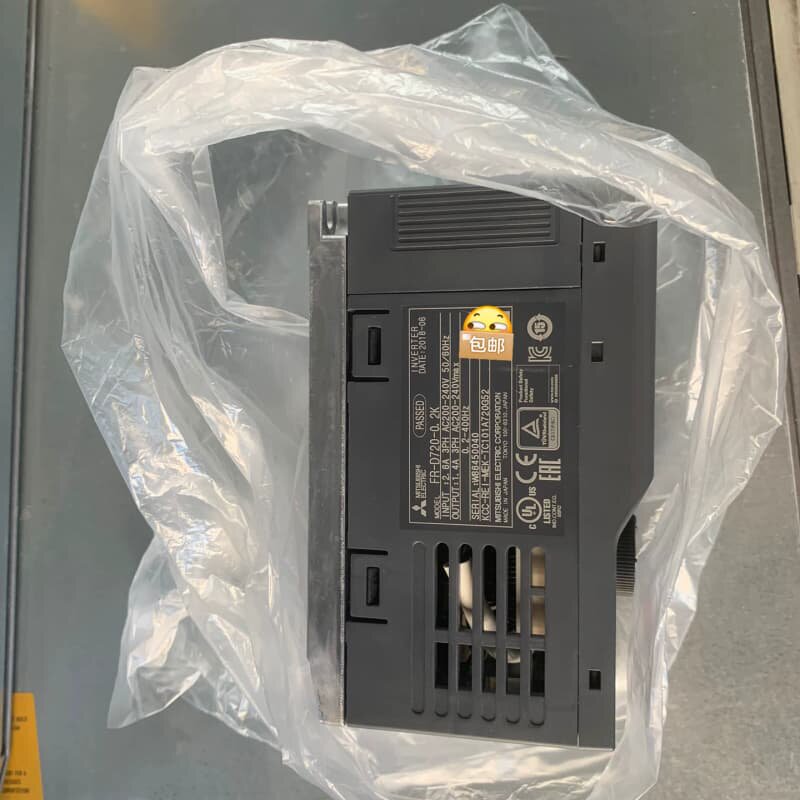三菱变频器FR-D720-0.2K 全新无包装 图三破损处--议价商品