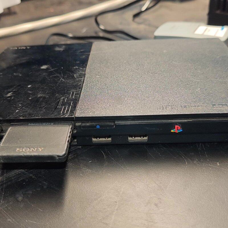 索尼 PlayStation 2 (PS2) 游戏主机，具体--议价商品