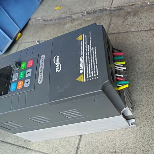 源信380V变频器3.7KW-G/5.5KW-P--议价商品