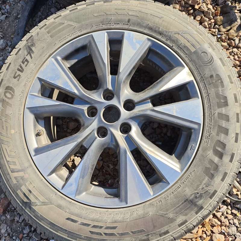 日产尼桑新楼兰原装轮毂,18寸铝合金轮毂,235/65R18--议价商品
