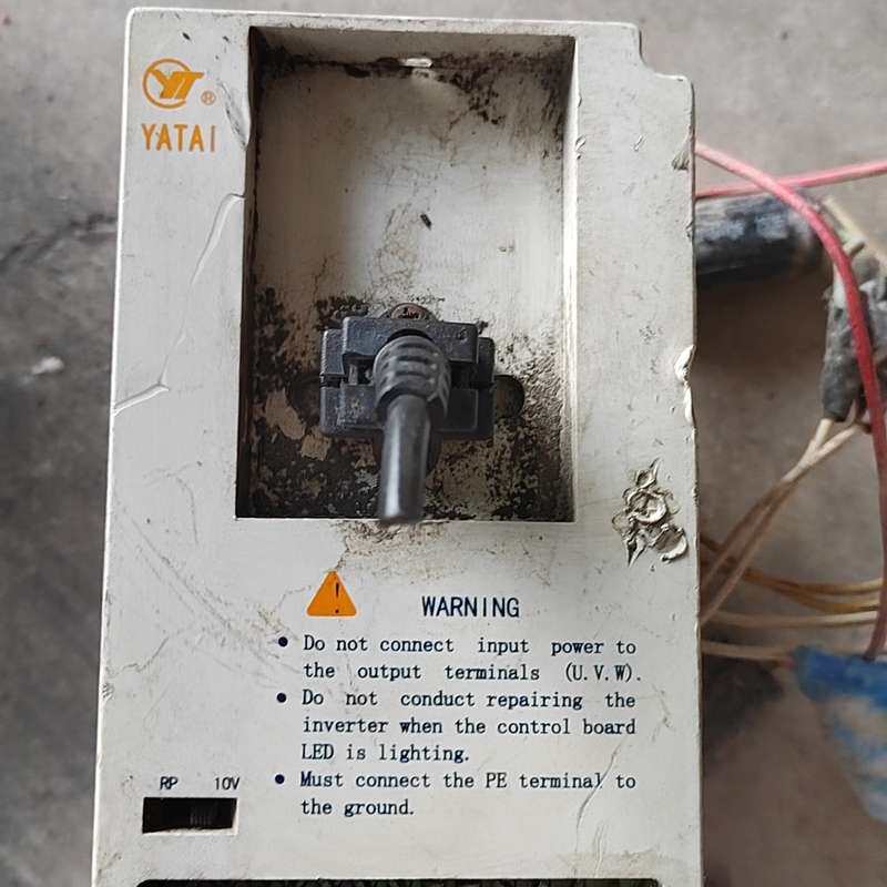 上海亚泰变频器 1.5KW 380V有点旧配件价格--议价商品
