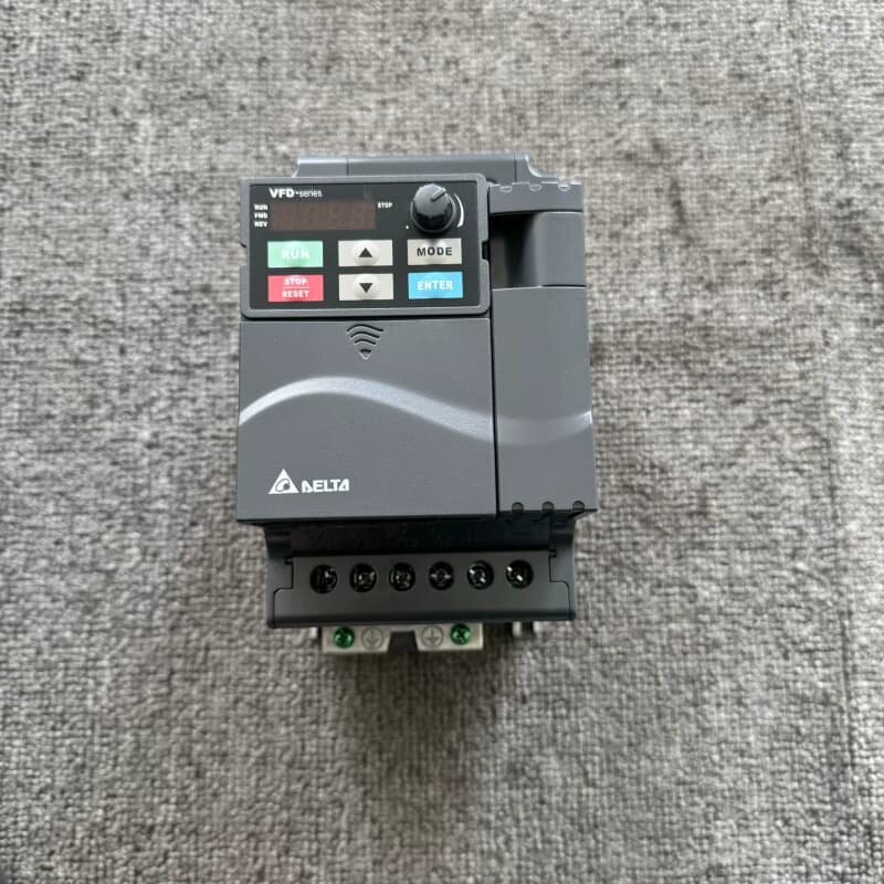 台达变频器E系列 VFD022E23A,2.2KW 三项22--议价商品