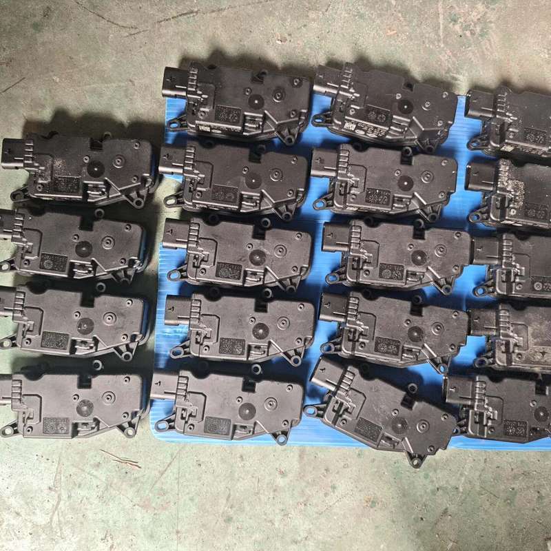 尼桑新天籁L34进气格栅电机,原装拆车件,成色几乎全--议价商品