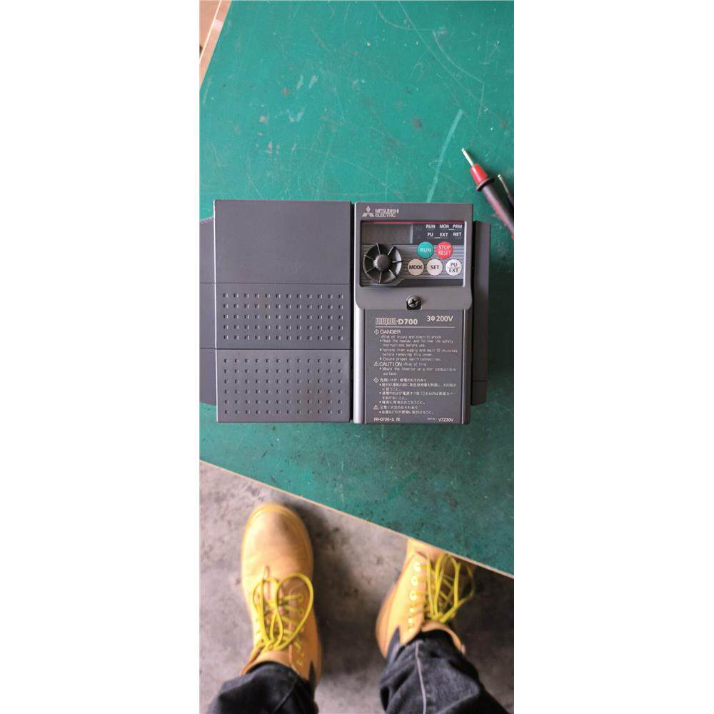 出一台三菱D720-3.7KWv电