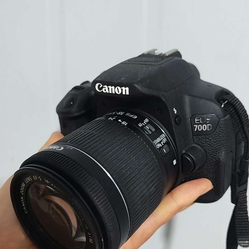 佳能EOS 700D单反套机，带原装18-55mm镜头，黑色--议价商品