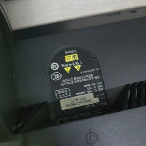 联想ThinkVision L2254S 22寸显示器，型号--议价商品