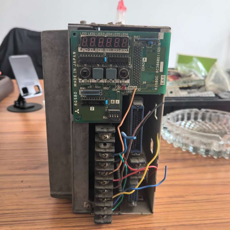 三菱 MR-VC152 交流伺服驱动器--议价商品
