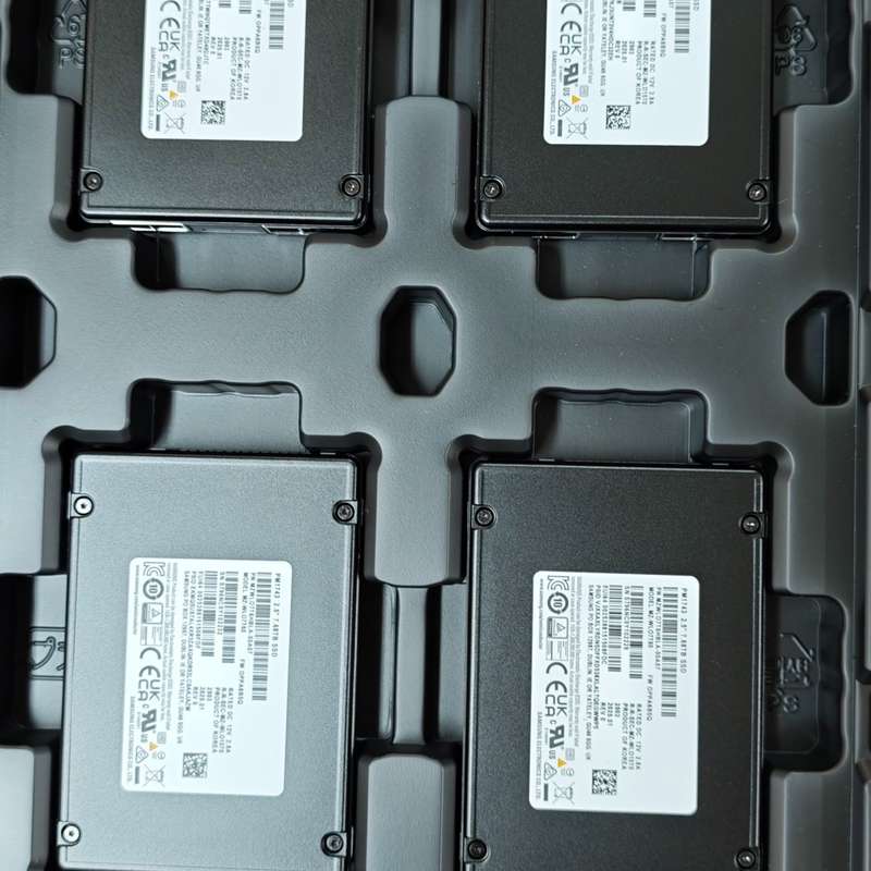 全新三星U.2 PM1743 7.68TB固态硬盘，型号MZ--议价商品