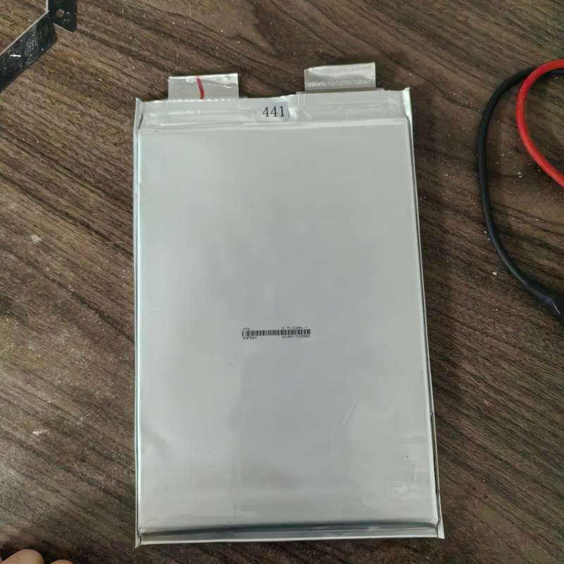 32安三元软包,硬邦邦,不发软不松皮,内阻0.98左右,--议价商品