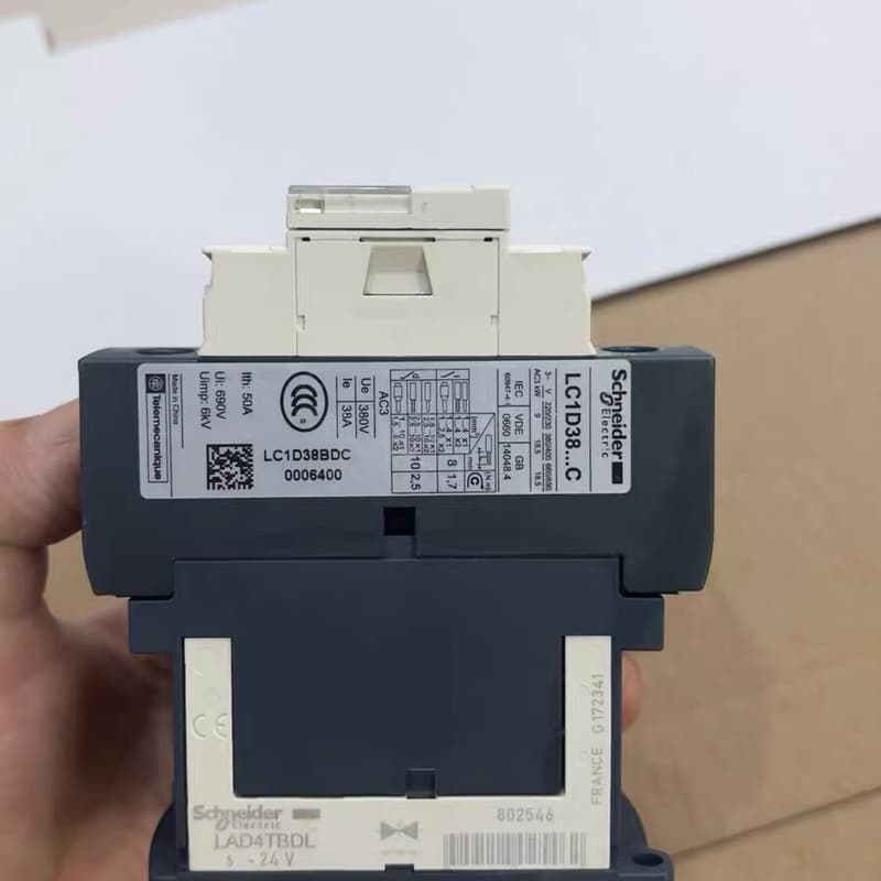 施耐德LC1D38BD直流接触器，24VDC，3P，额定电流--议价商品