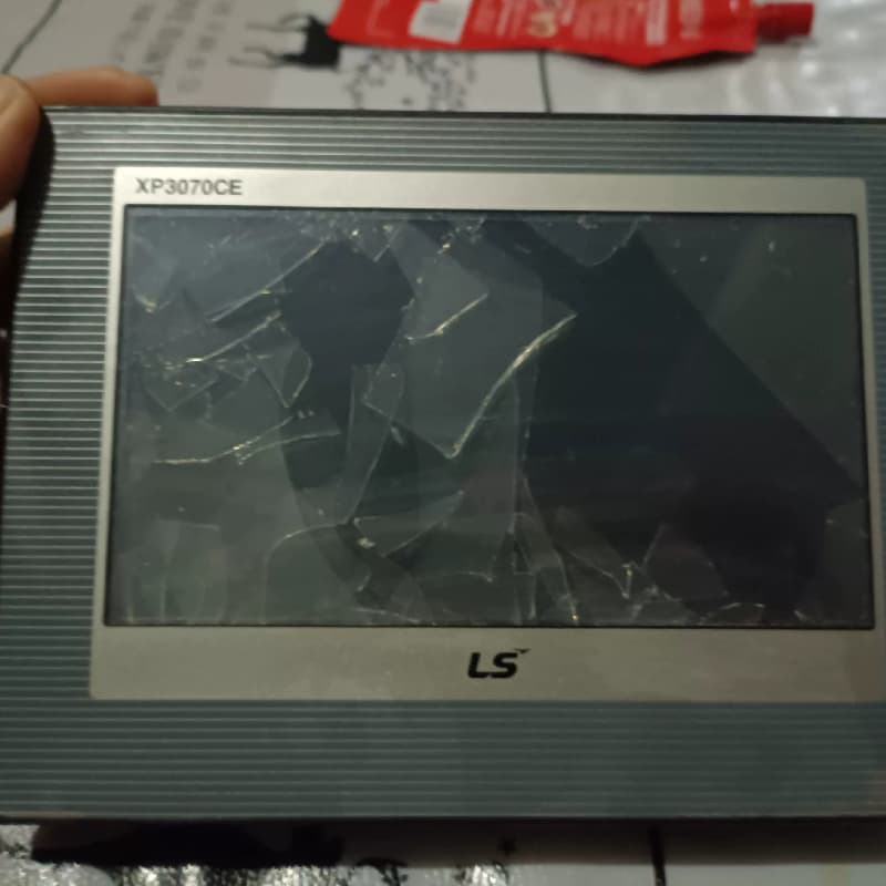 一台二手拆机LS触摸屏，型号：XP3070CE.成色如图，外--议价商品
