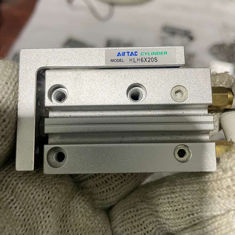 湾亚德客气缸HLH6X20S，成色几乎全新，做二手处理，质--议价商品