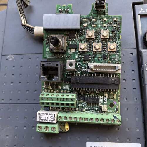 三菱E740主板 IO板 BC186A870G52--议价商品
