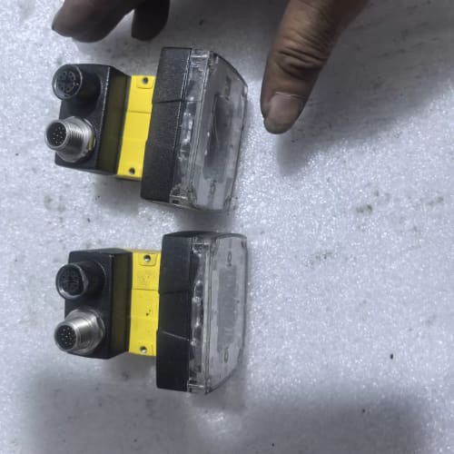 康耐视品牌的工业级读码器两台,型号:IS2000C-130---议价商品