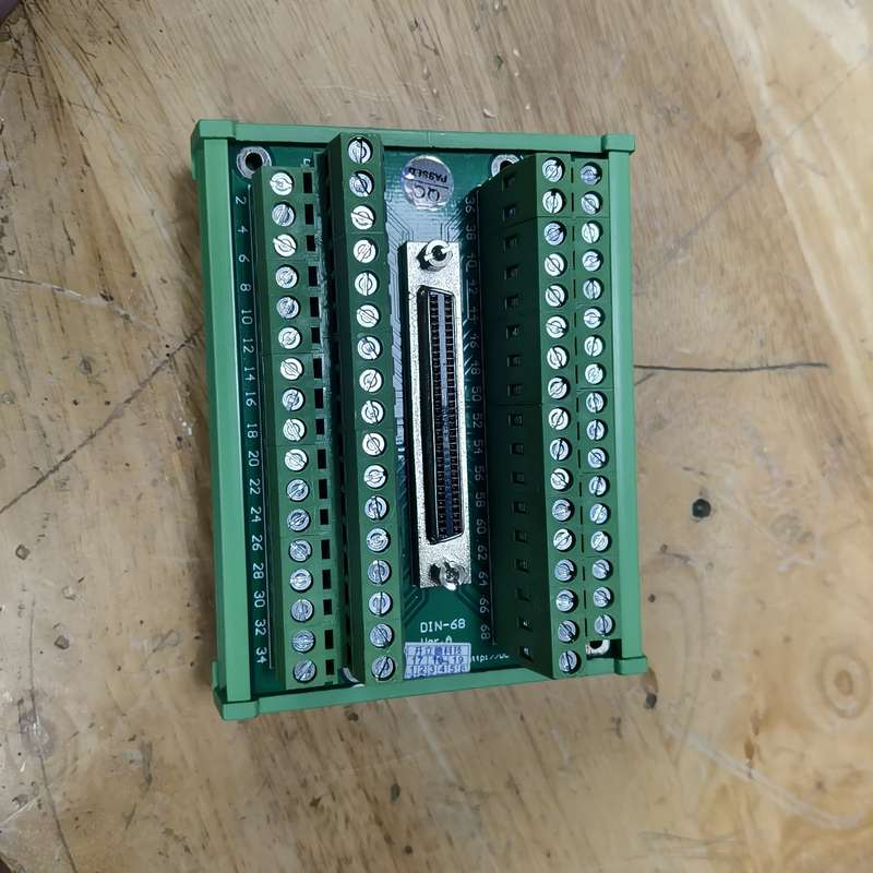 ANYTEK DIN-68S端子板,绿色导轨式,68针,拆机--议价商品