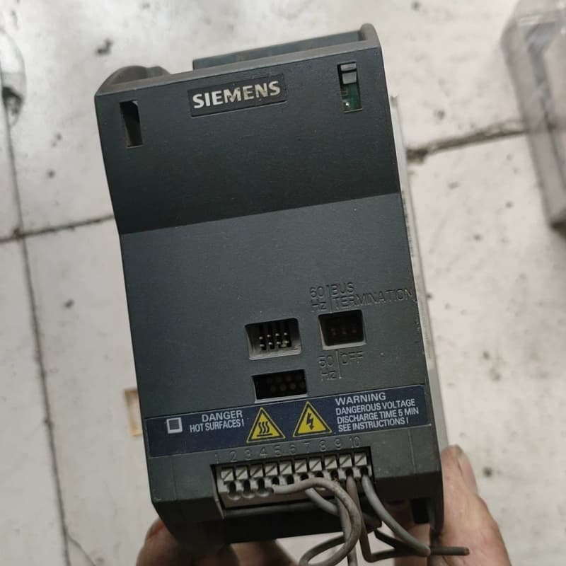 西门子变频器一台,220v750W,没面板,成色自定义,功能--议价商