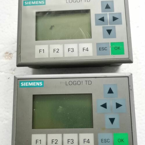 西门子6ED1055-4MH00-0BA0，通电一个屏幕亮无--议价商品