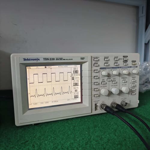 Tektronix泰克TDS220双通道示波器，100MHz--议价商品