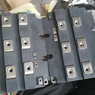 1mbi1500ue-330 一个轻微小磕碰.2个550打包--议价商品