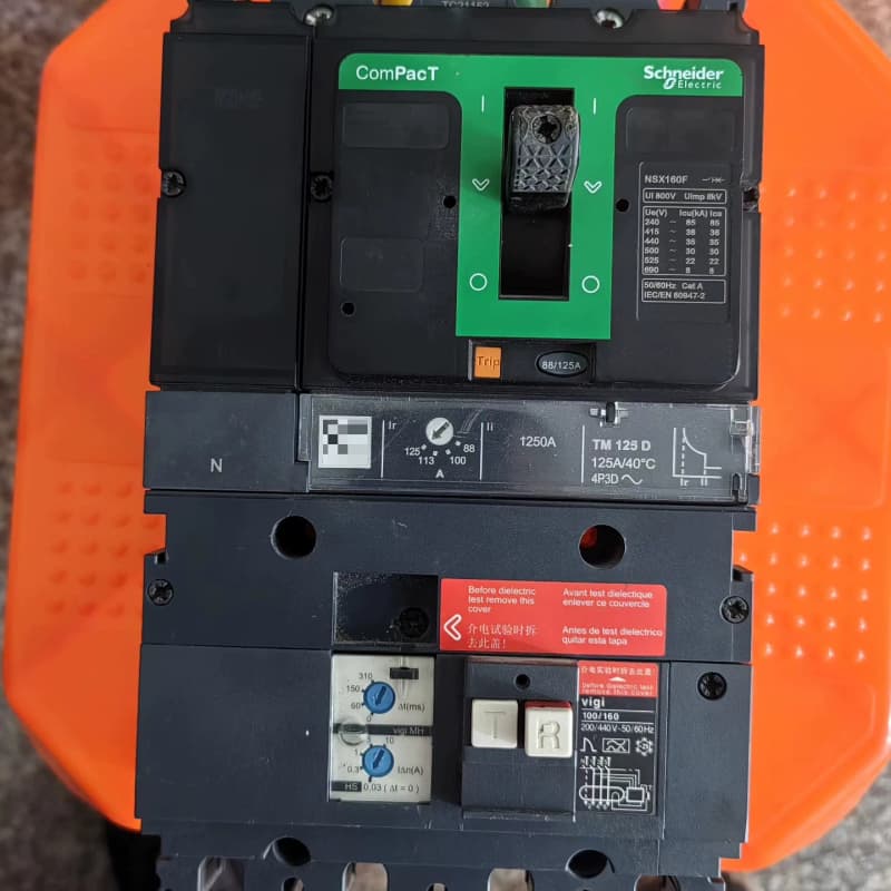 施耐德ComPacT塑壳断路器NSX160F,4P 160A--议价商品