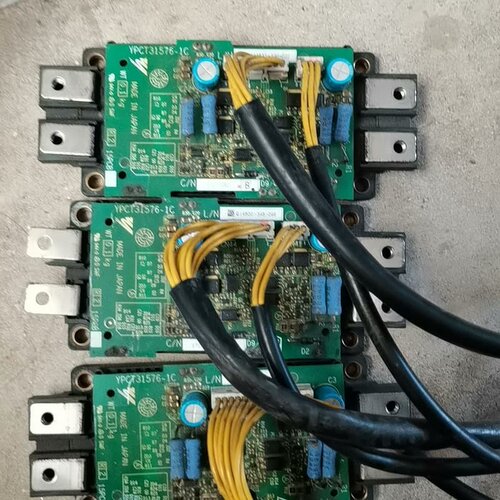 三菱模块CM200DXD1-24A 带板子拆机有3块，详情见--议价商品