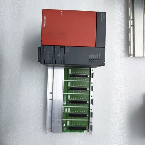 三菱 Q00UJCPU CPU模块 带底板--议价商品