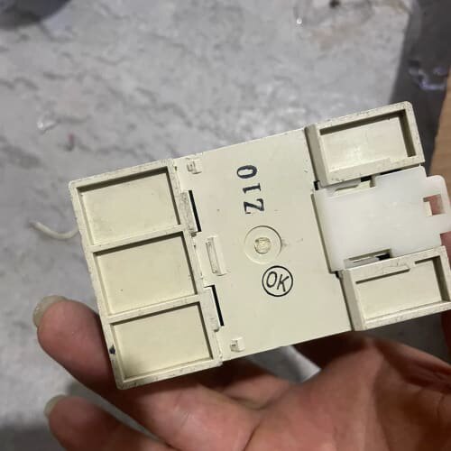 三菱PLC FX3UC-32MT-LT，成色如图，功能包好，--议价商品