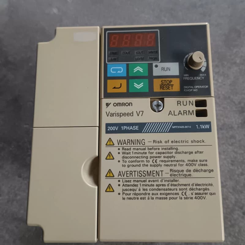 变频器CIMR-V7AZB0P7 1.1KW 220V--议价商品