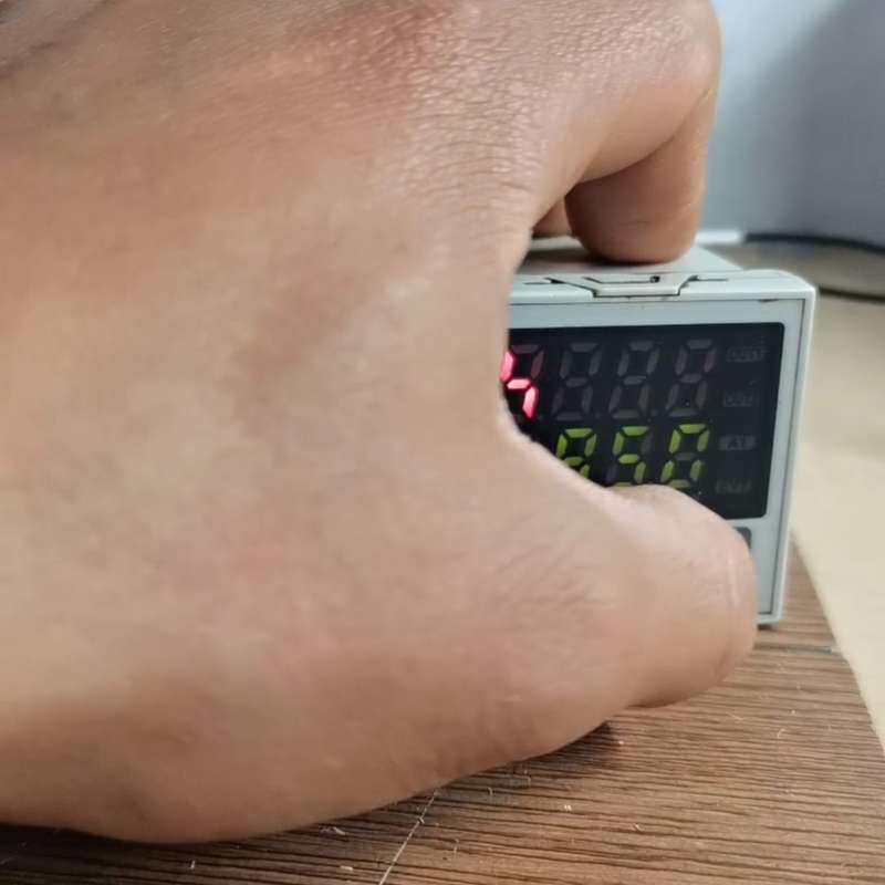 松下温控器AKT4111100，拆机件 实物拍摄 两个 标--议价商品